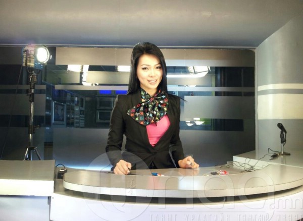 Нэвтрүүлэгч Д.Одзаяагийн фото зурагнууд